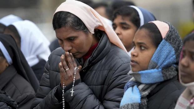 El papa se encuentra "estable" sin sufrir nuevos episodios de broncoespamos