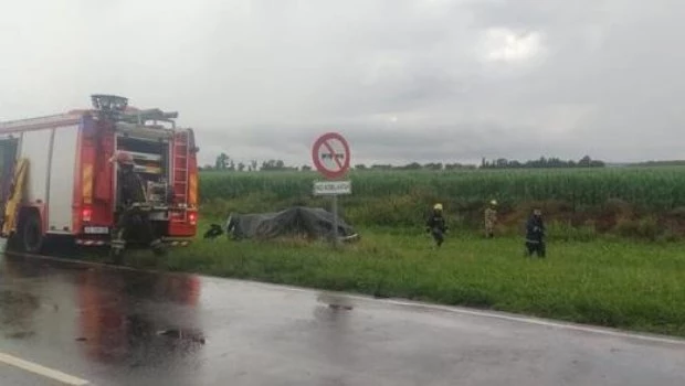 Tragedia en Córdoba: 2 muertos y dos heridos graves tras un choque frontal entre una camioneta y un auto 