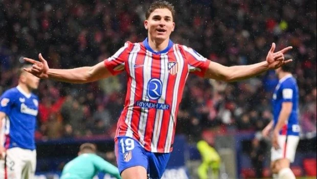 Con gol de Julián Álvarez, Atlético Madrid le ganó al Athletic Club de Bilbao y es líder de LaLiga de España