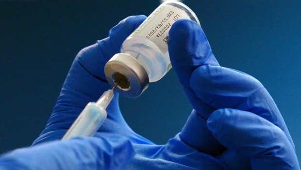 Covid-vaccin: "I en seriös studie skulle något av dessa fel ha varit skäl för avstängning"