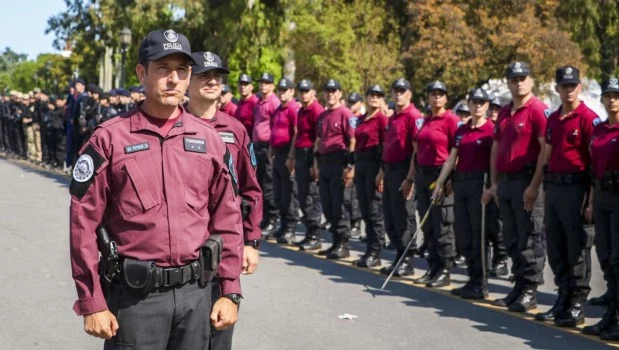El Gobierno porteño inundó de policías varias de las comisarías de la Ciudad: arribaron casi 500 uniformados 