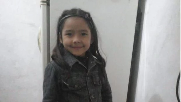 Hallan sin vida a una niña de 7 años y detienen a su madre y a su novio
