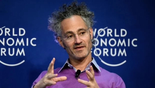 Alex Karp, el creador y CEO de Palantir, una empresa clave para la aplicación de IA con fines bélicos.