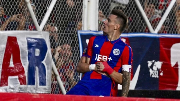 Racing se durmió en el final y San Lorenzo se lo dio vuelta