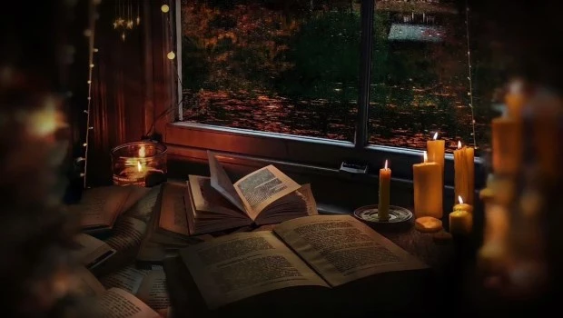 Dolor y soledad, tristeza de envejecer, esperanza y recuerdos varios se entrelazan en los poemas de Romero Sosa.