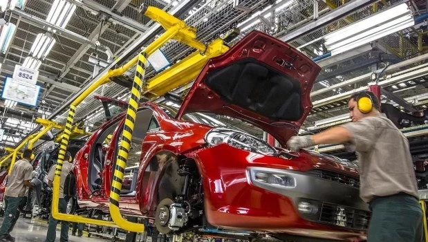 Se registró una fuerte suba de la producción automotriz y las ventas treparon más del 30% en febrero 
