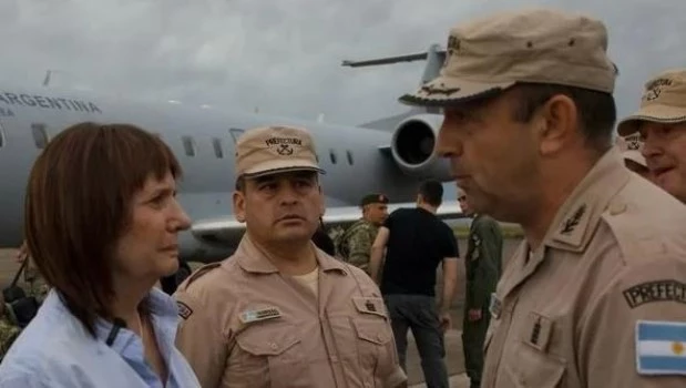 Bullrich llegó a Bahía Blanca para supervisar el operativo de asistencia 