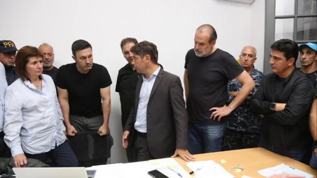 Kicillof, Bullrich y Petri supervisan el operativo en Bahía Blanca