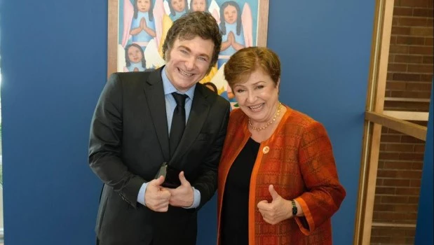 Milei firmó el decreto para acordar con el FMI y confía en que el Congreso no lo rechace