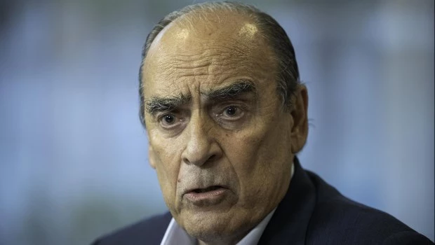 El Gobierno calificó la marcha de los jubilados de "golpe de Estado" y que lo del fotógrafo fue "un accidente no previsto"