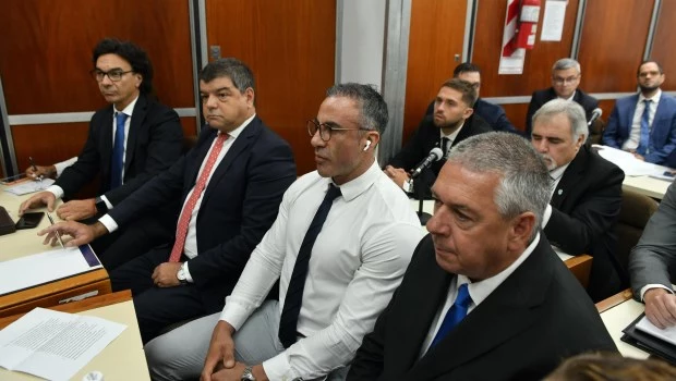 Juicio por la muerte de Maradona: apartaron a dos abogados de uno de los acusados
