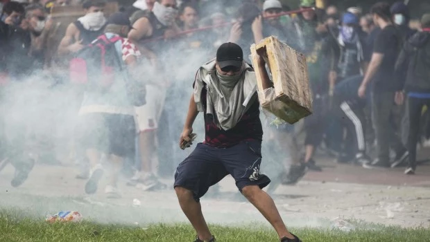 El fiscal federal Franco Picardi inició la investigación por los violentos incidentes en la marcha de jubilados en el Congreso.