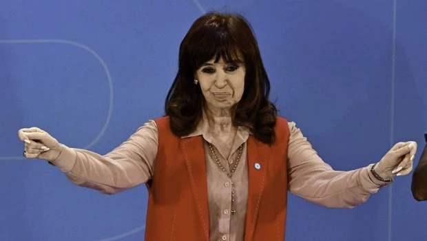 Cristina Kirchner fulminó a Milei: "Mandás a apalear viejos y fusilar a un fotógrafo"