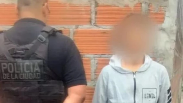 Un joven de 18 años fue detenido con más de 1.300 dosis de pasta base en Flores