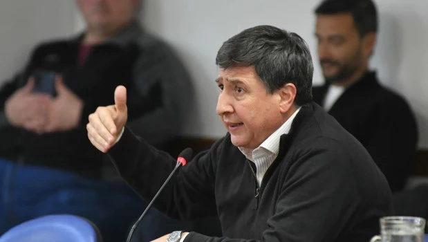 Daniel Arroyo dice que el Gobierno "está desesperado" por la falta de dólares