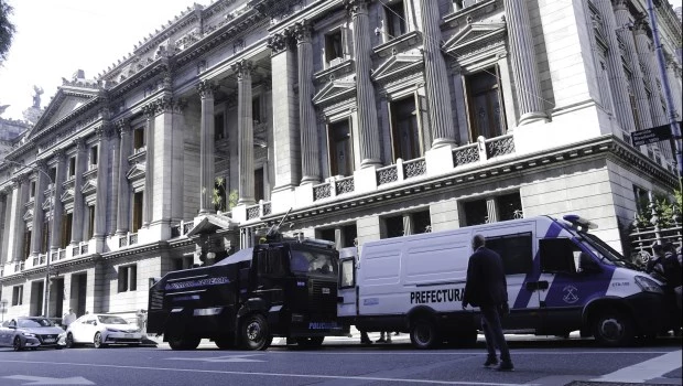 El Gobierno monitorea el operativo de seguridad alrededor del Congreso