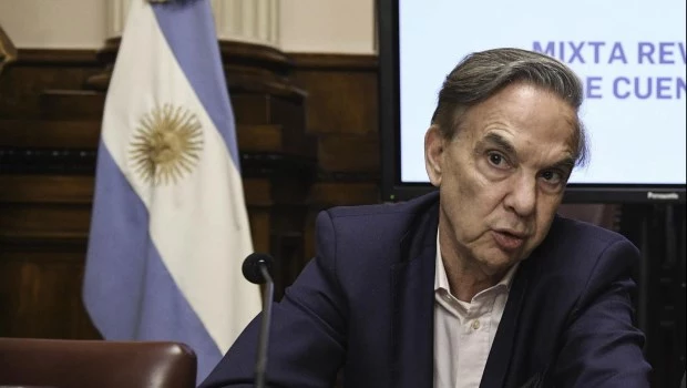 Pichetto: "El Gobierno va a tener una caja de herramientas en la que la motosierra ya no entra"