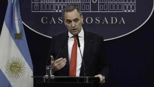 "Queremos destacar el exitoso operativo policial conducido por la genial ministra Bullrich", dijo Adorni