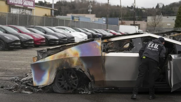 Vandalizan decenas de autos Tesla en Canadá