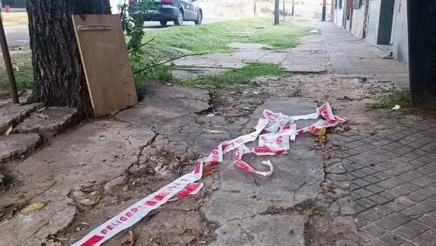 Violencia en Rosario: asesinaron a dos hombres y una mujer está en grave estado