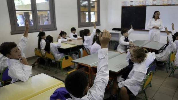 Salario docente: el Gobierno fijó el nuevo sueldo mínimo en $500.000 sin el aval de los gremios 