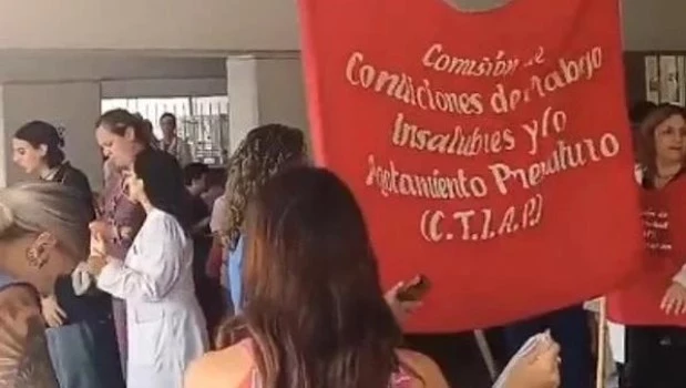 Abrazo al Hospital Garrahan "en defensa de la salud pública"