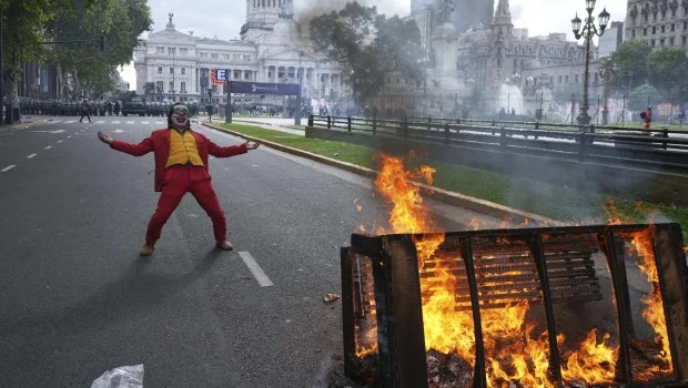 El presidente Milei, airoso ante el intento desestabilizador en las calles 