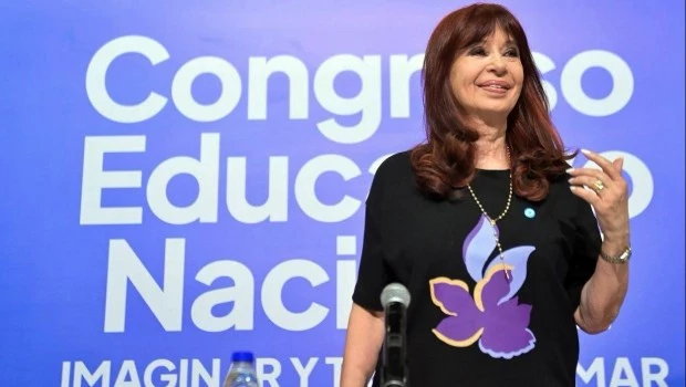 Cristina y el cruce diario con Milei: “¡Dale hermano! Dejá de decir estupideces”