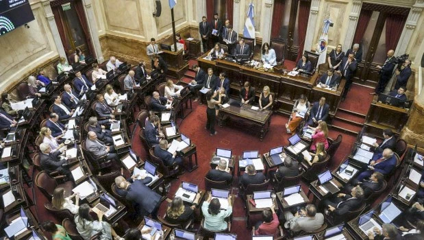 El lunes vence el congelamiento de las dietas y los senadores pasarían a cobrar 9 millones de pesos 