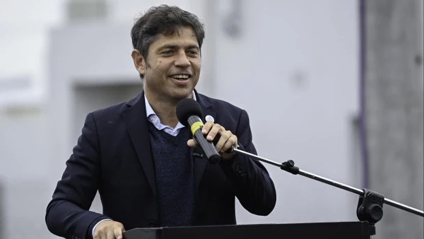 En clave electoral, Kicillof pidió ponerle un límite "al desenfreno autoritario" de Milei y criticó su plan económico