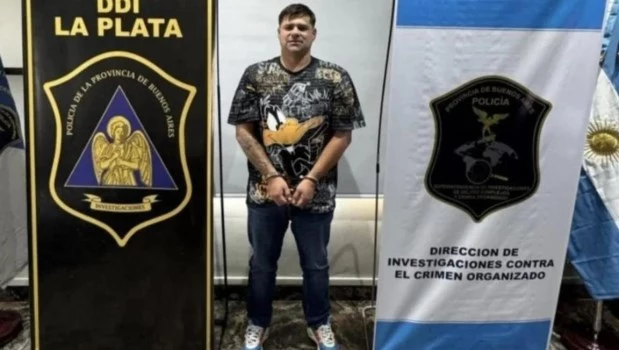 La Uocra intimó a Tobar a dejar de usar el nombre y el logo del sindicato 