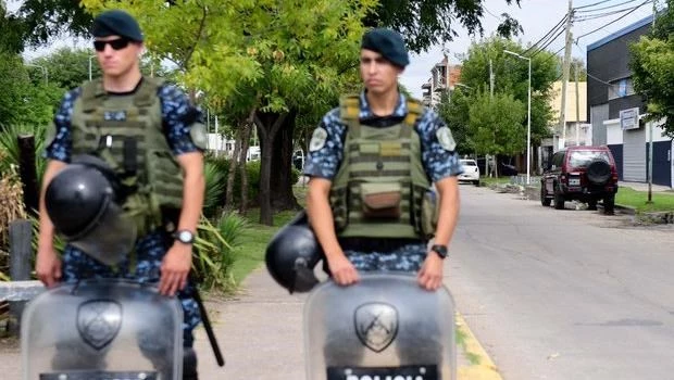 Arrestaron a dos laderos de Tobar y buscan a los hijos del sindicalista que siguen prófugos