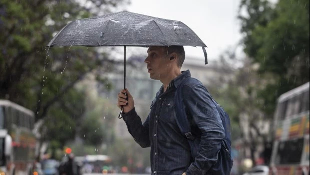La semana arranca con lluvias y con clima otoñal en la Ciudad y alrededores