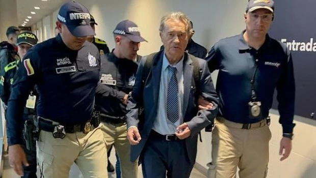 Apodado "El Loco" por sus excentricidades, Lehder fue pionero en abrir rutas para que los carteles llevaran droga hacia los Estados Unidos, uno de los periodos más sangrientos de Colombia.