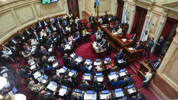 Los senadores pasarán a cobrar 9 millones de pesos a partir de mayo