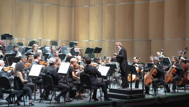 Stefano Ranzani, nuevamente al frente de la centenaria orquesta del Colón.