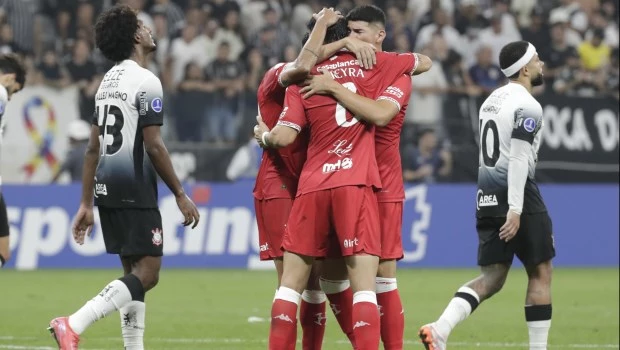 Gran triunfo de Huracán ante el Corinthians de Ramón Díaz
