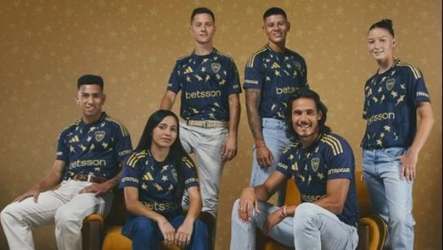 Boca presentó su nueva camiseta por el 120° aniversario del club 