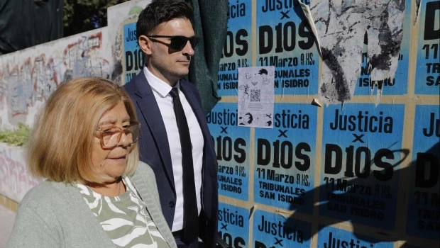 "Las hijas de Diego decidieron externarlo", afirmaron Ana y Claudia Maradona