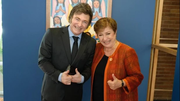 El FMI vuelve a reunirse para discutir sobre el programa de Argentina y el monto del desembolso inicial