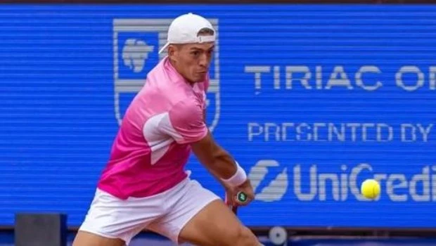 Báez se metió en la final del ATP de Bucarest tras vencer a Fucsovics