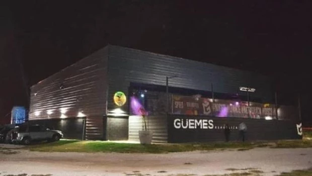 Córdoba: un adolescente está internado luego ser atacado por una patota a la salida de un boliche