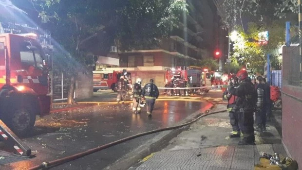 Incendio en un edifico del Microcentro porteño: hay dos mujeres heridas