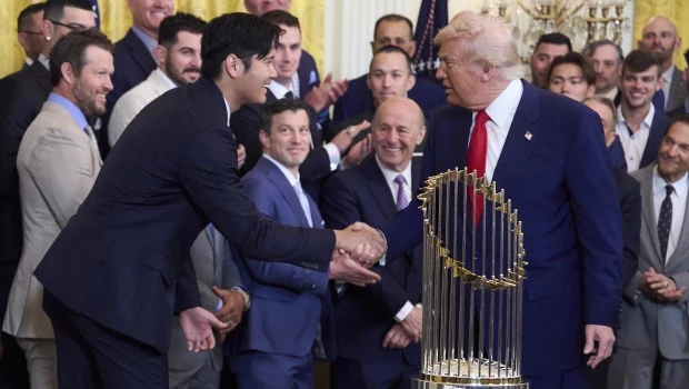 Trump amenaza a China con un arancel adicional del 50 %