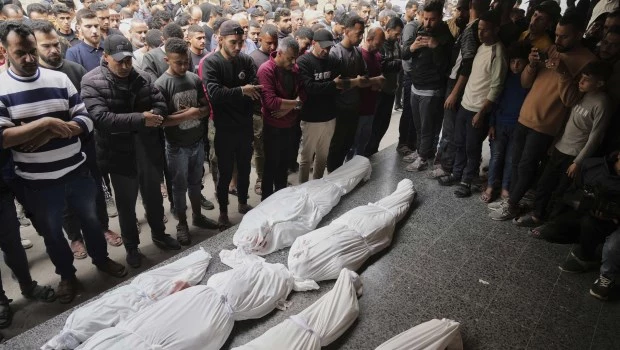 Un ataque israelí a un edificio residencial en Gaza deja al menos 23 muertos