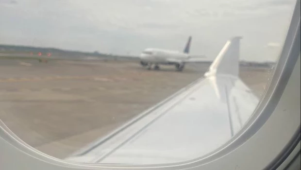 El ala de un avión golpeó a otra aeronave en el aeropuerto de Whashington