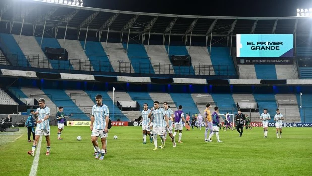 Racing perdió y se complicó en la Copa