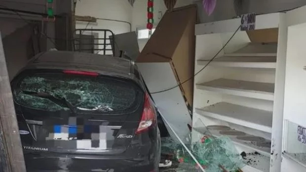 Parque Chacabuco: un hombre fue apuñalado en un robo y al huir atropelló y mató a una mujer