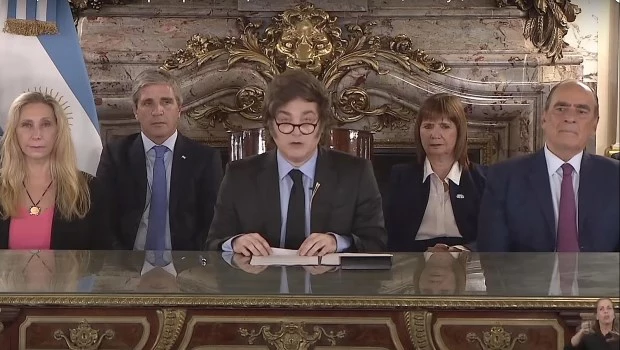 "Eliminamos el cepo para siempre", se jactó Milei y confirmó que la Argentina recibirá 32.000 millones de dólares