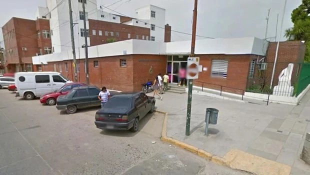 La víctima fue trasladada de urgencia al Hospital Materno Infantil Doctor Oscar Alende, donde falleció.